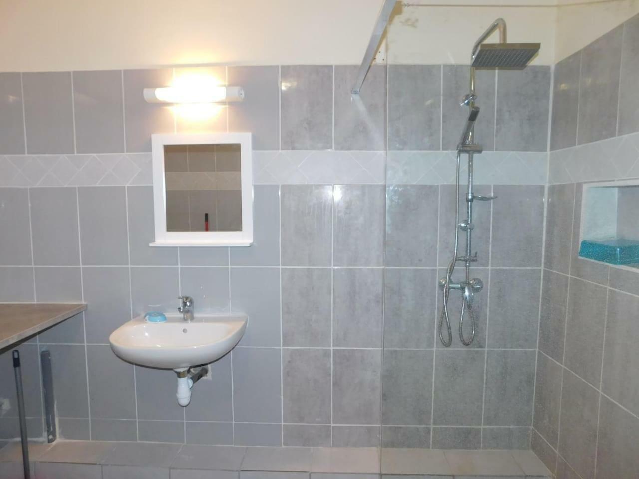 Charmant Petit T2 Dans Maison Vieux-Bourg Exteriör bild